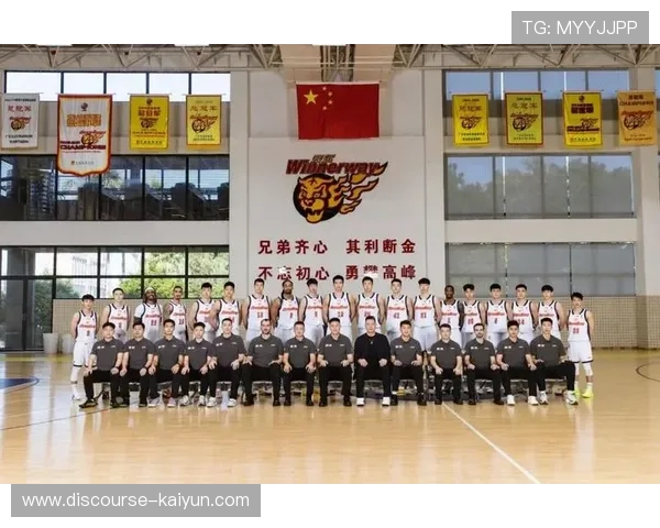 中国男篮逆转夺冠创历史新篇章引爆全国球迷热情赛季辉煌时刻再现