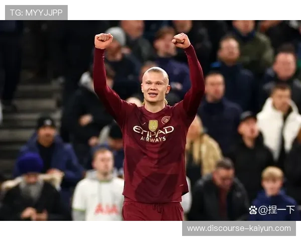 曼城宣布签约新援加强阵容 目标冲击下赛季英超冠军