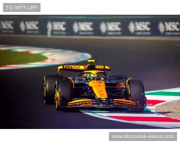 F1赛季最新动态：红牛车队强势领跑 迈凯伦表现出色 引发车迷热议