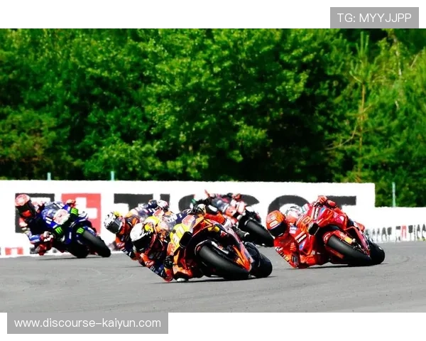 MotoGP赛季激烈角逐 头名争夺战进入白热化阶段